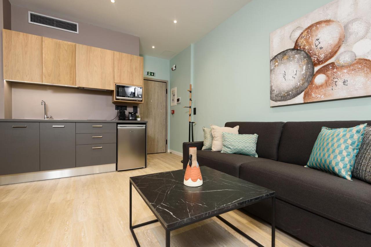 Crossroads Athens By Yha Apartment Bagian luar foto