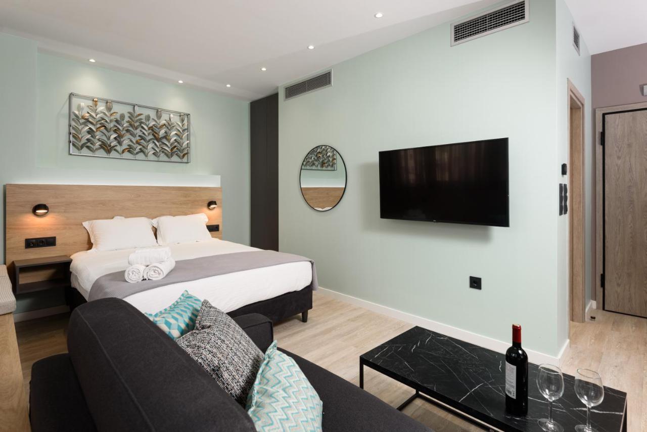 Crossroads Athens By Yha Apartment Bagian luar foto