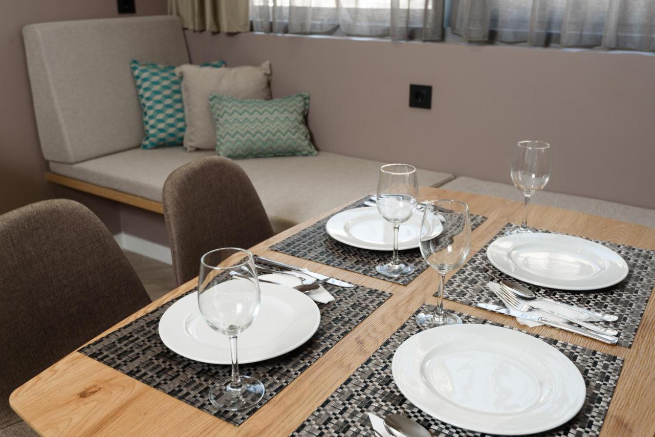Crossroads Athens By Yha Apartment Bagian luar foto