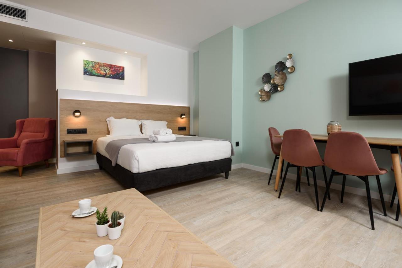 Crossroads Athens By Yha Apartment Bagian luar foto