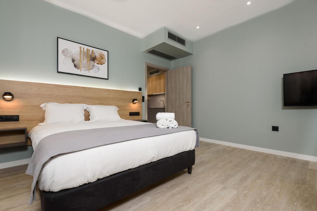 Crossroads Athens By Yha Apartment Bagian luar foto