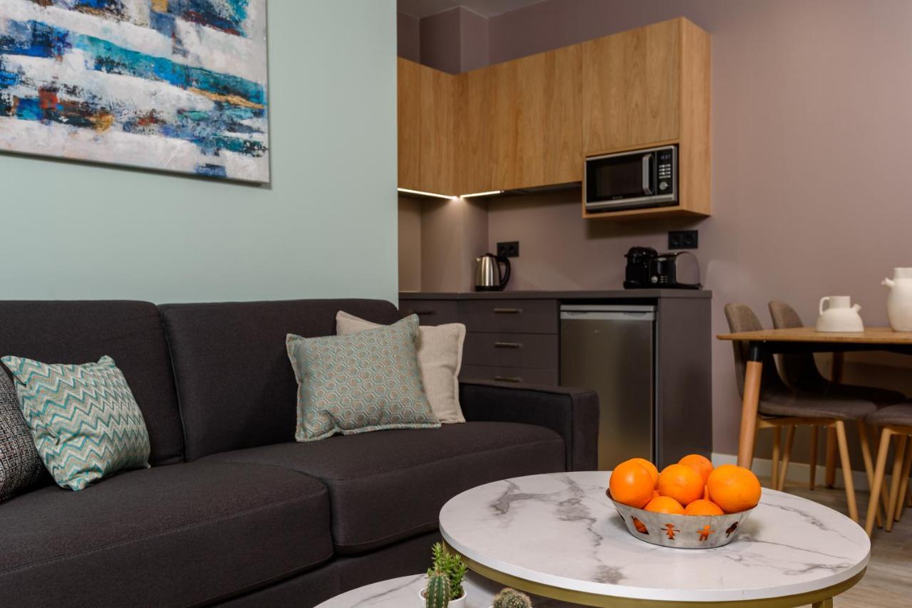 Crossroads Athens By Yha Apartment Bagian luar foto