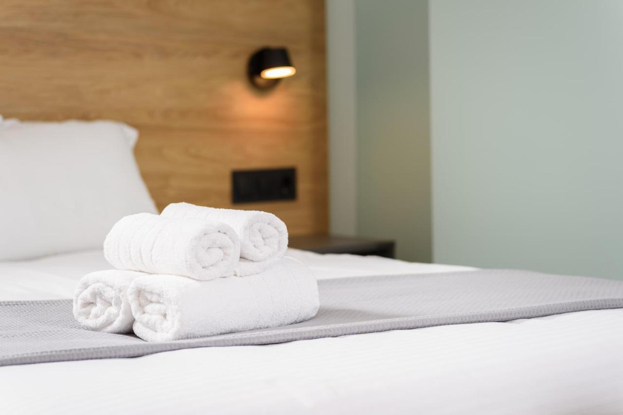 Crossroads Athens By Yha Apartment Bagian luar foto